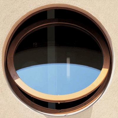 деревянное круглое окно